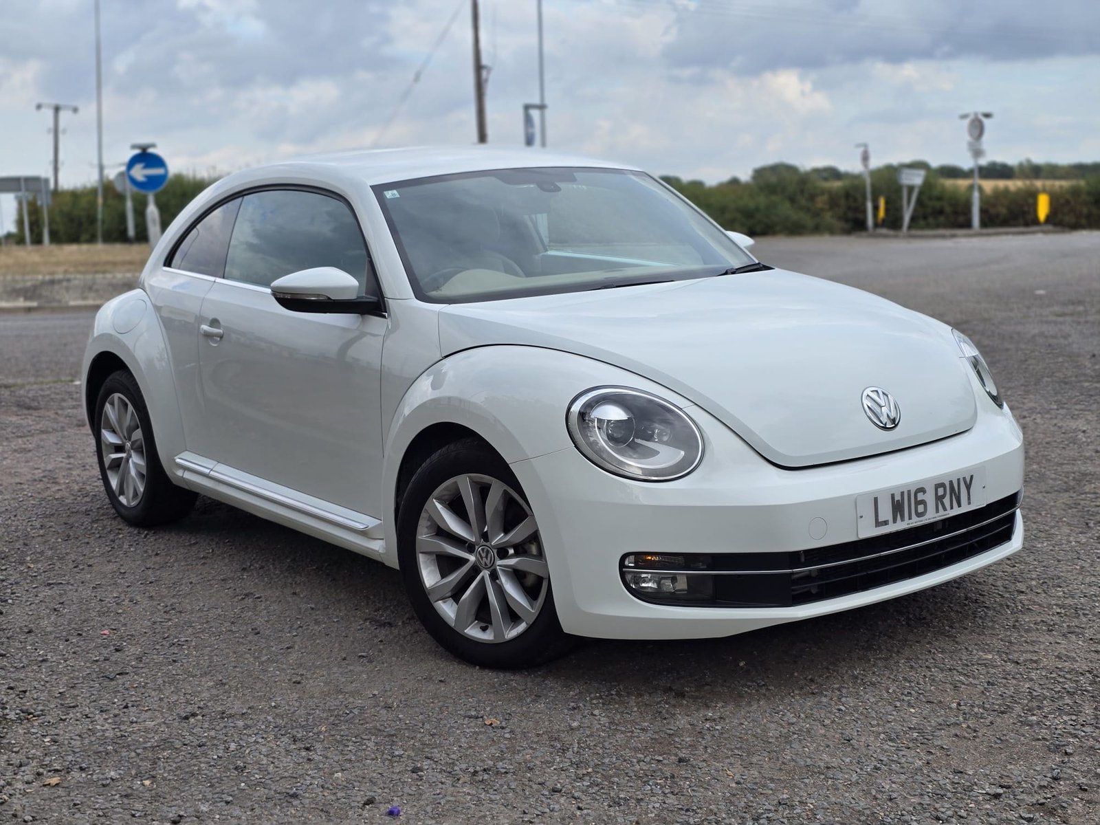 VOLKSWAGEN BEETLE 2016,1197cc, 3 door hatchback, Automatic, Petrol.