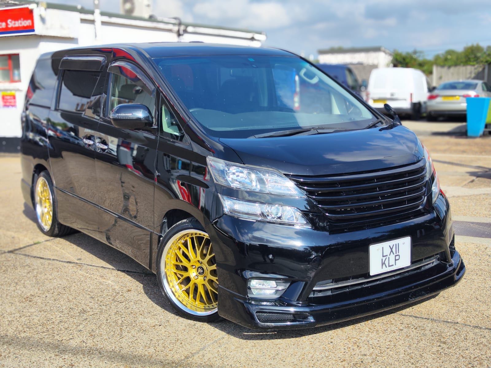 TOYOTA VELLFIRE GGH20 AUTO BLACK Z PLATINUM SELECTION 2 TYPE GOLD 3.5 V6 PETROL 2011(11) POWE BOOT