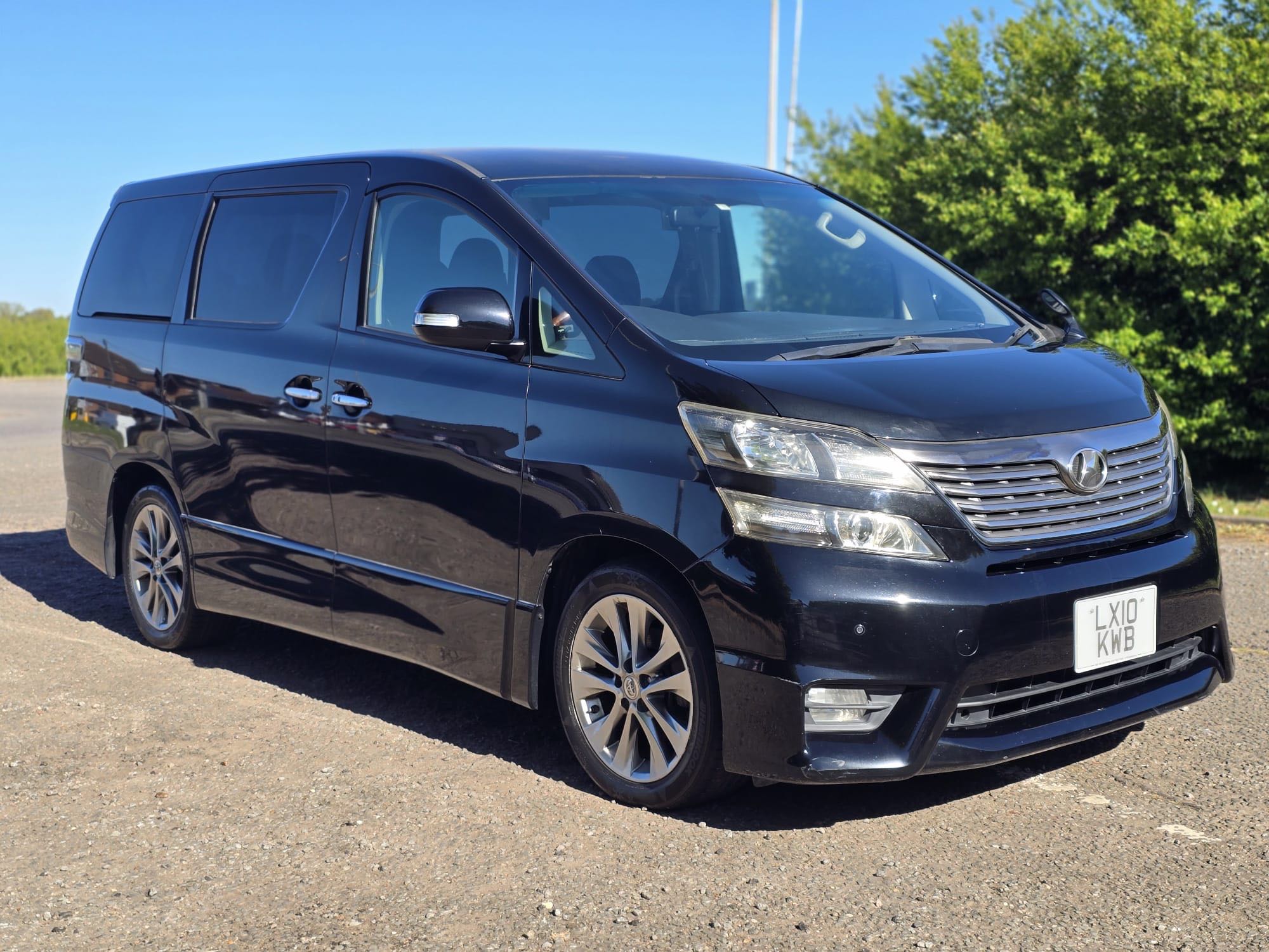 TOYOTA VELLFIRE 2.4 Z PLATINUM SELECTION, 7 SEATERS.