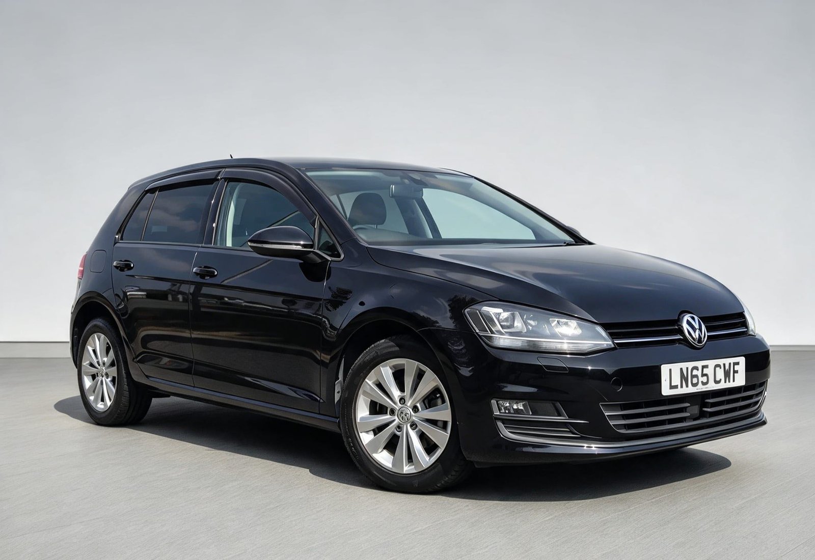 VOLKSWAGEN GOLF SV S TSI (109) 2016, 1197cc, 5 door hatchback automatic