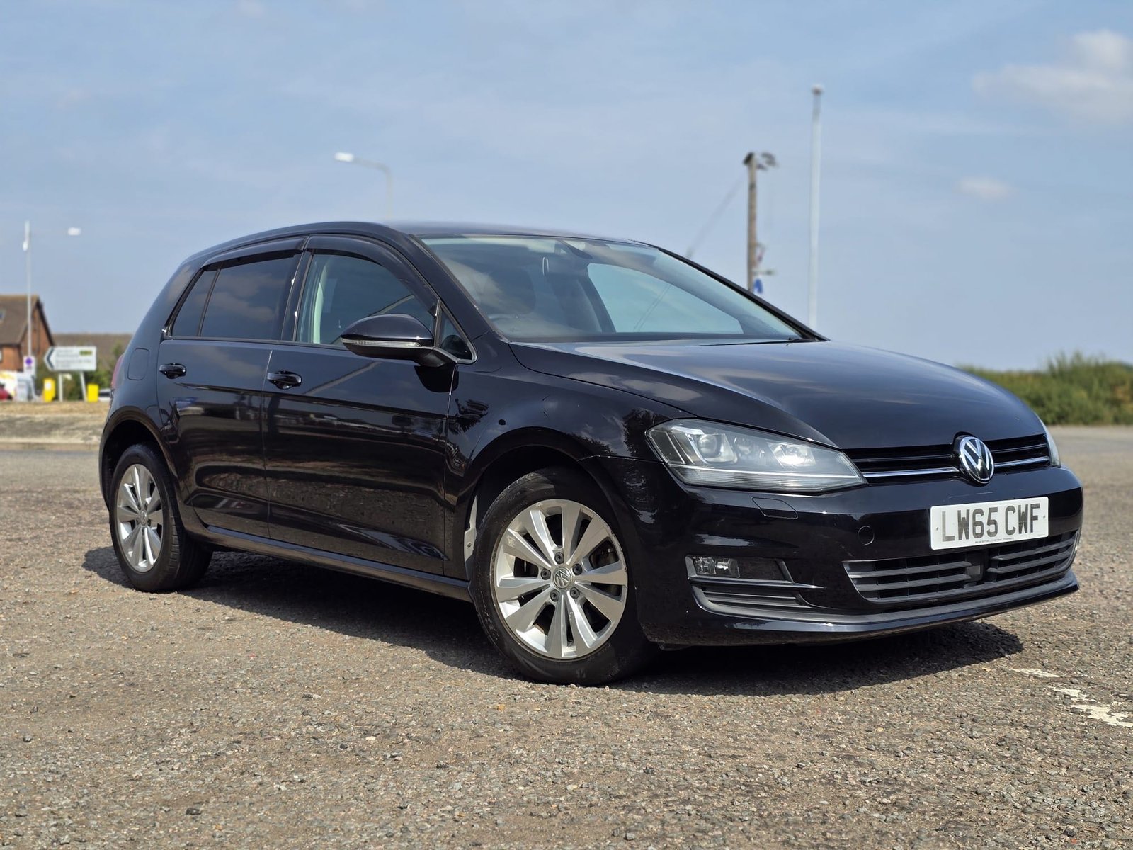 VOLKSWAGEN GOLF SV S TSI (109) 2016, 1197cc, 5 door hatchback automatic