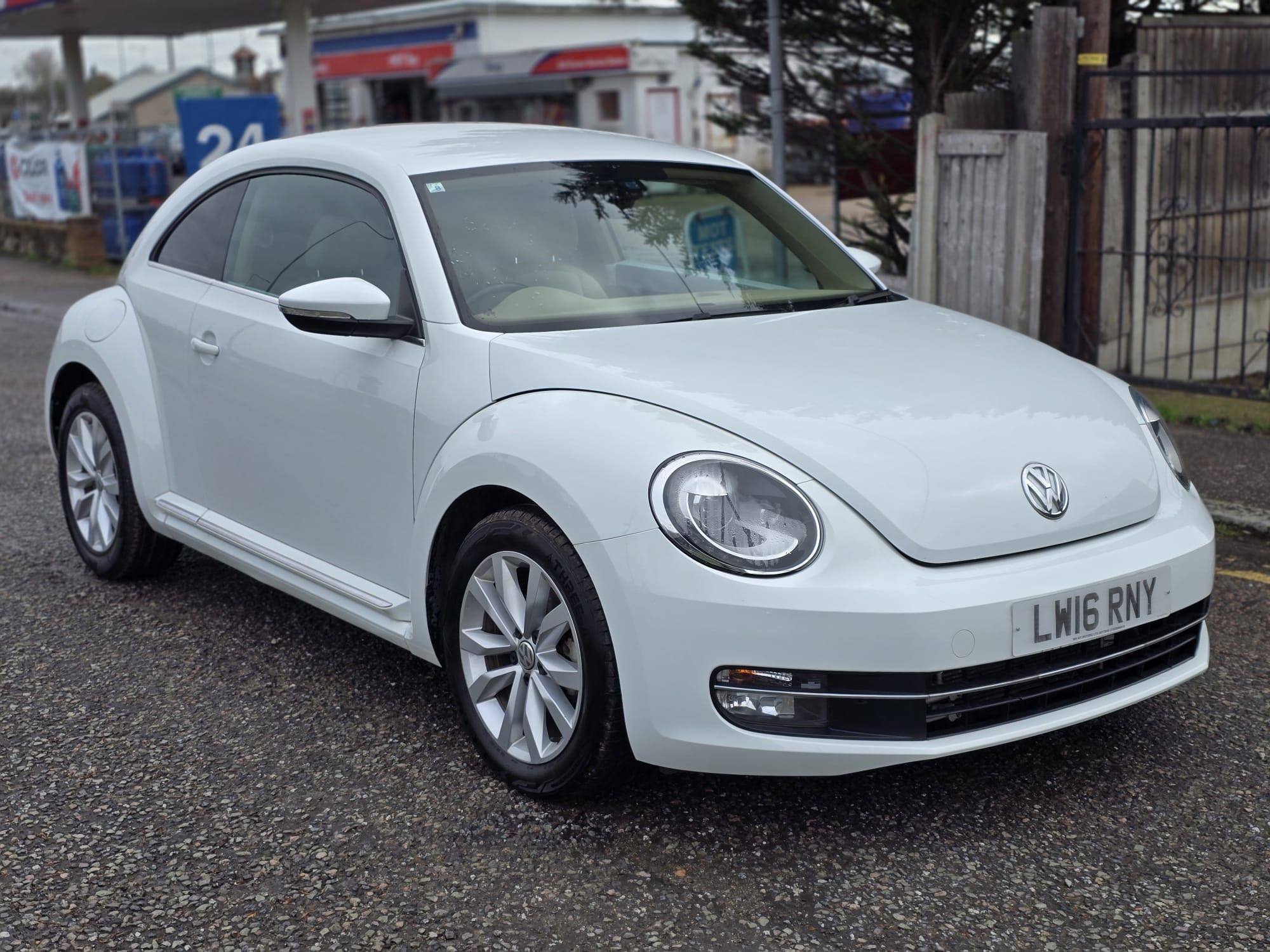 VOLKSWAGEN BEETLE Design TSi 1.2 PETROL 2016 3 Door Hatchback