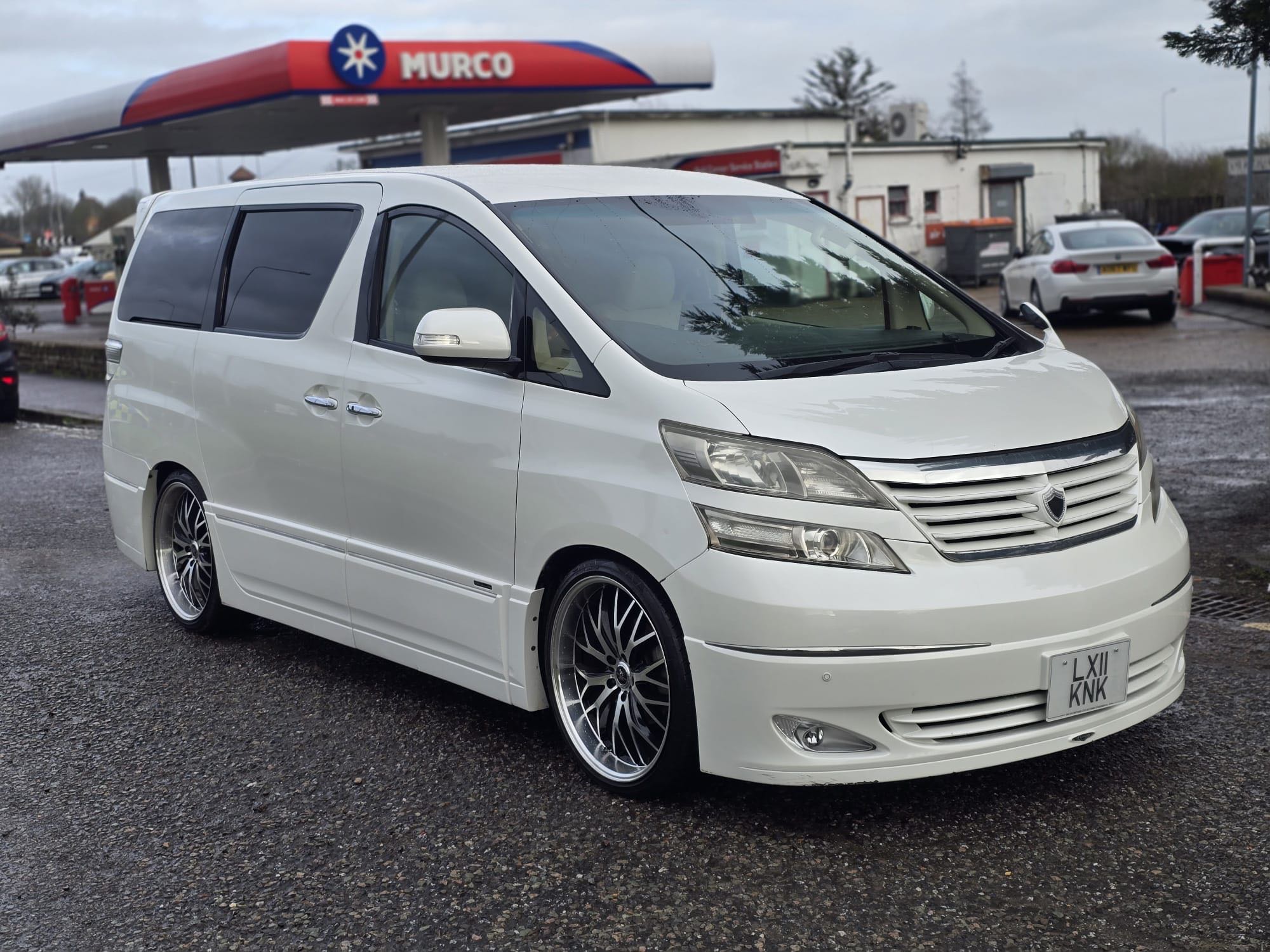TOYOTA VELLFIRE 2.4 Z PLATINUM SELECTION, 8 SEATERS